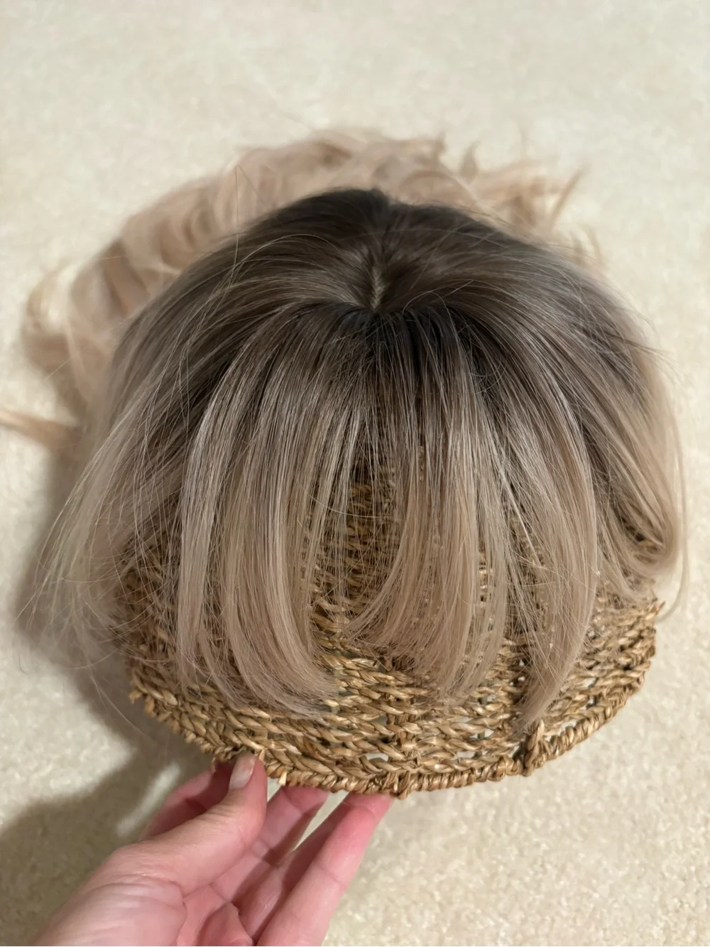 Layered Ombre Blonde Women's Wig - Natural Ash Blonde to Light Blonde